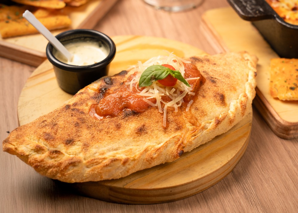 CALZONE PEPERONI